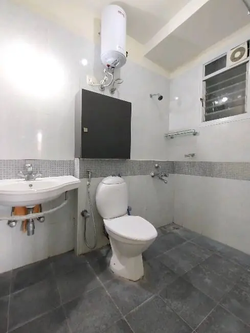 WhatsApp Image 2024-03-29 at 10.27.46 PM (2).jpeg