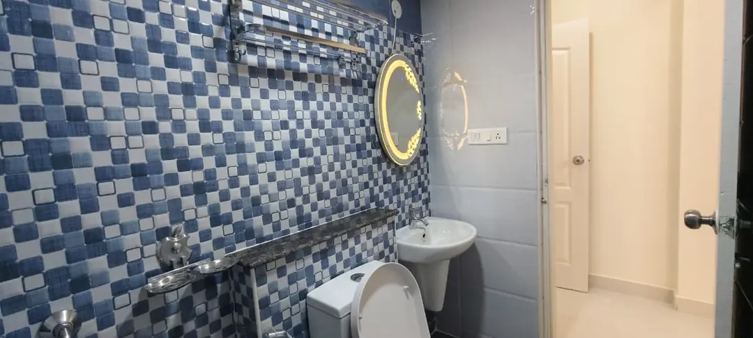 WhatsApp Image 2025-11-24 at 15.08.57 (1).jpeg